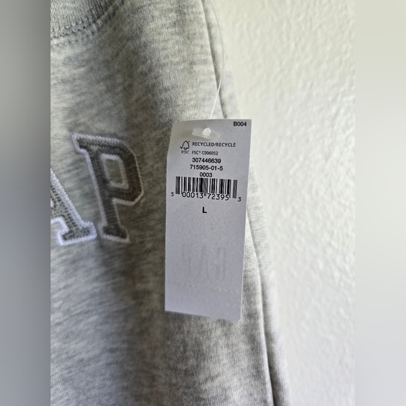 NWT- GAP, Arch Logo Fleece Joggers,Light Gray Heather, Size Large - Picture 4 of 8